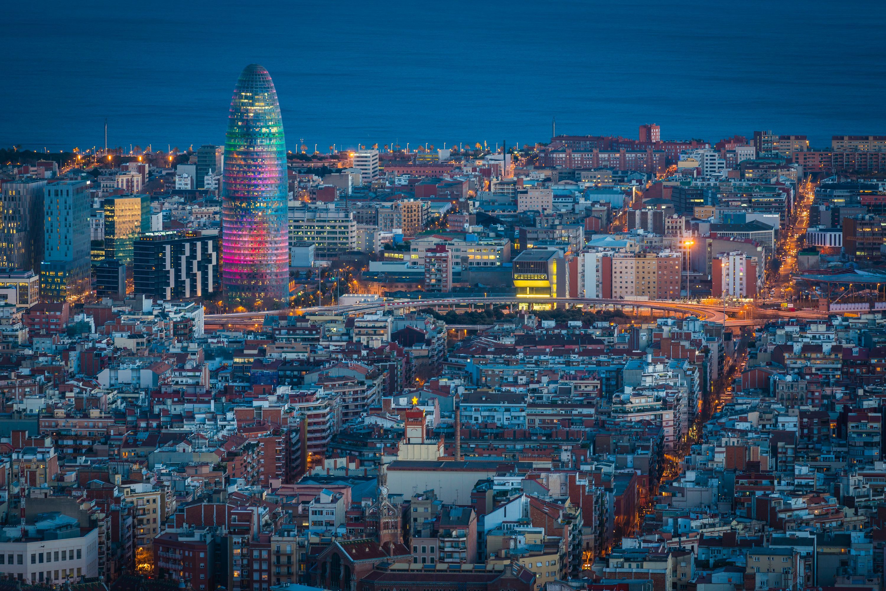 Troba vols barats de Indon&egrave;sia a Barcelona