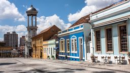 Troba vols barats a Curitiba