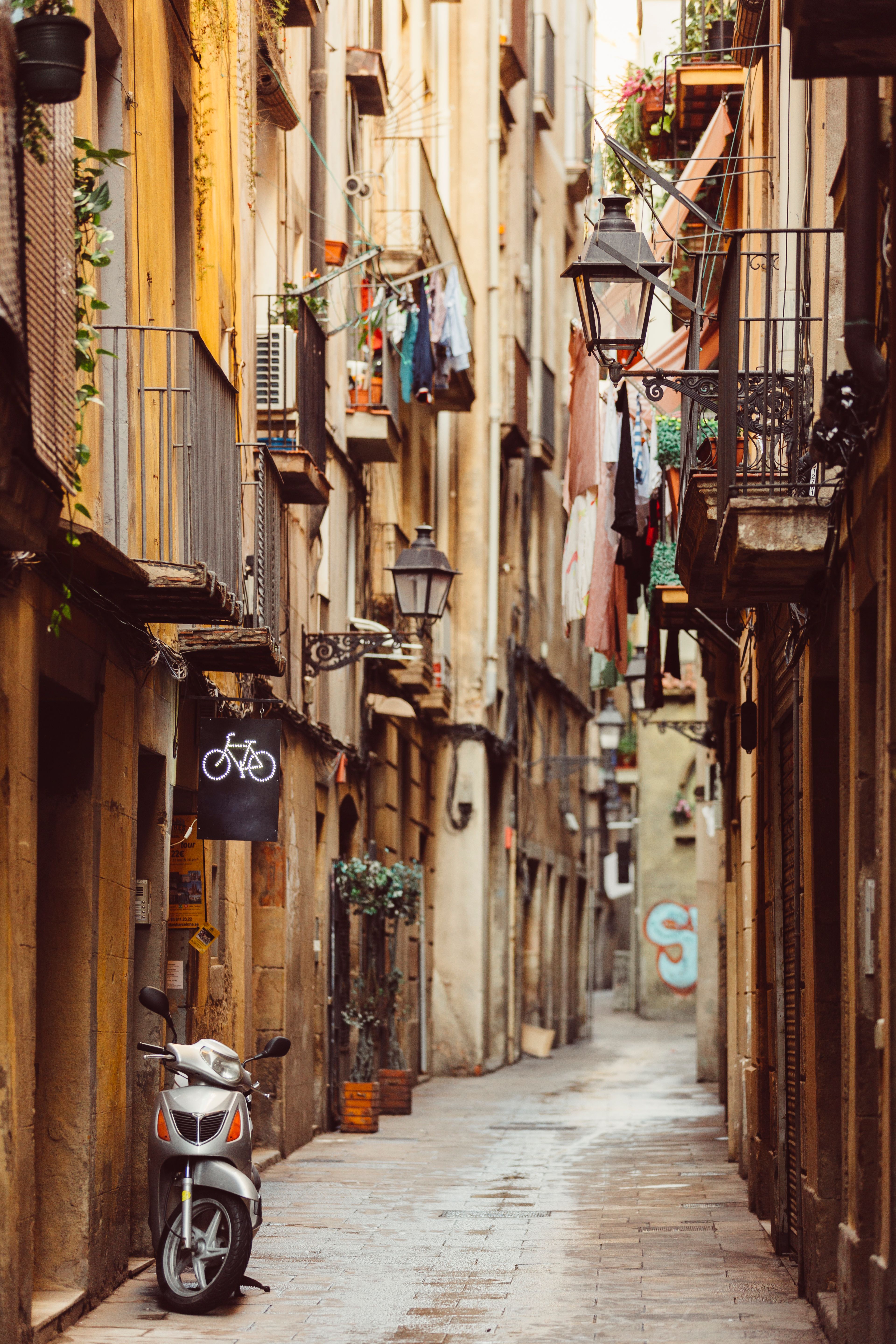 Troba vols barats de Singapur a Barcelona