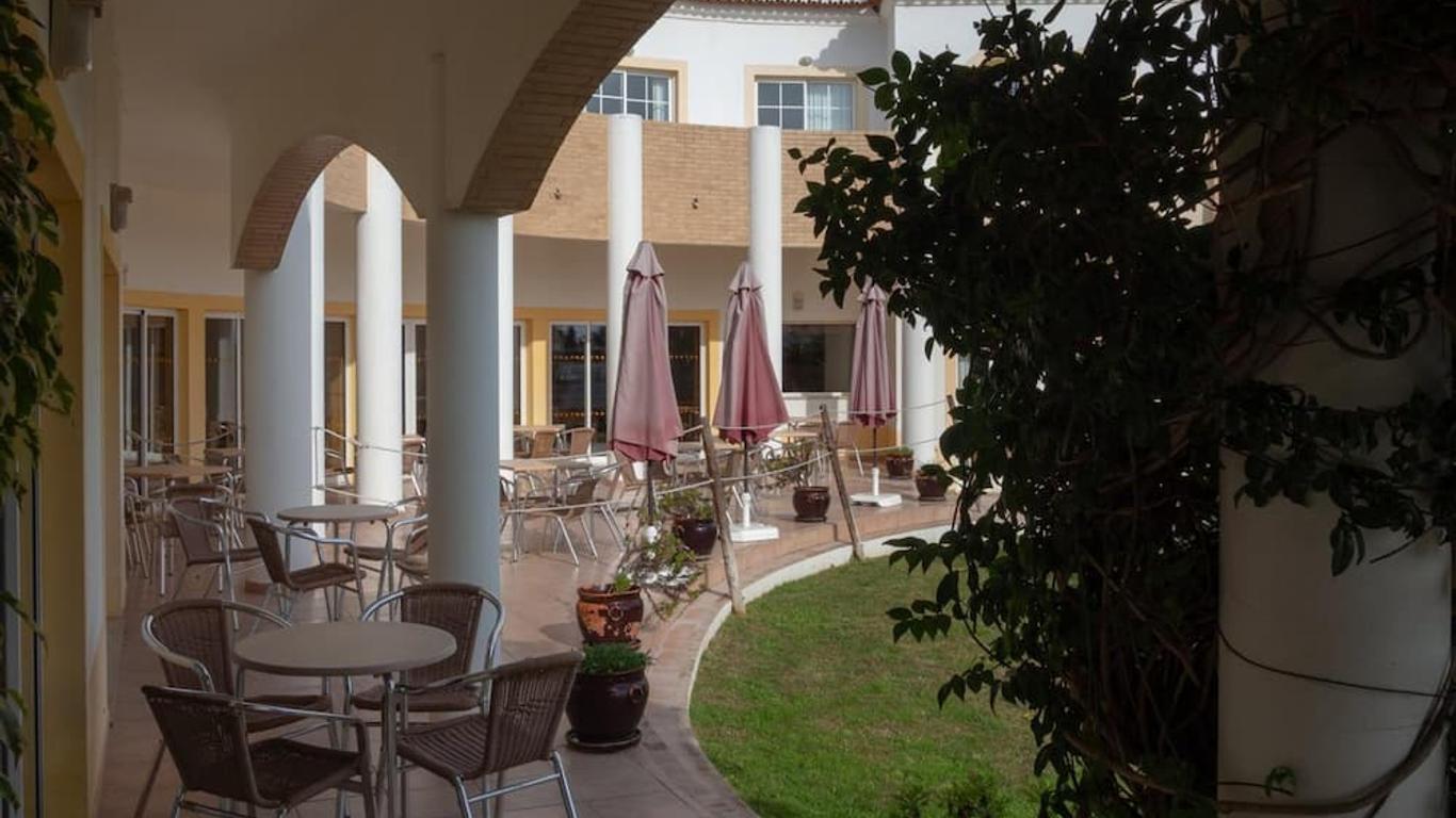 Luz Bay Hotel