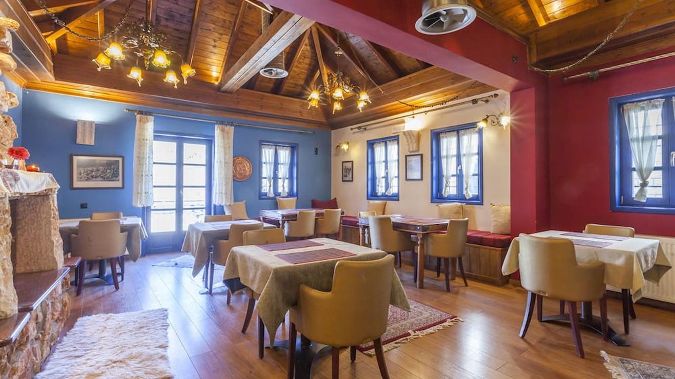 Arktouros Hotel