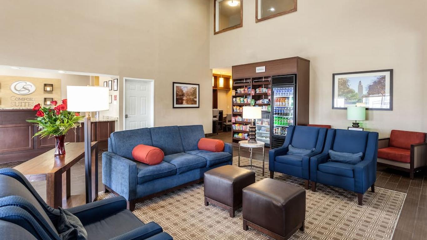 Comfort Suites University