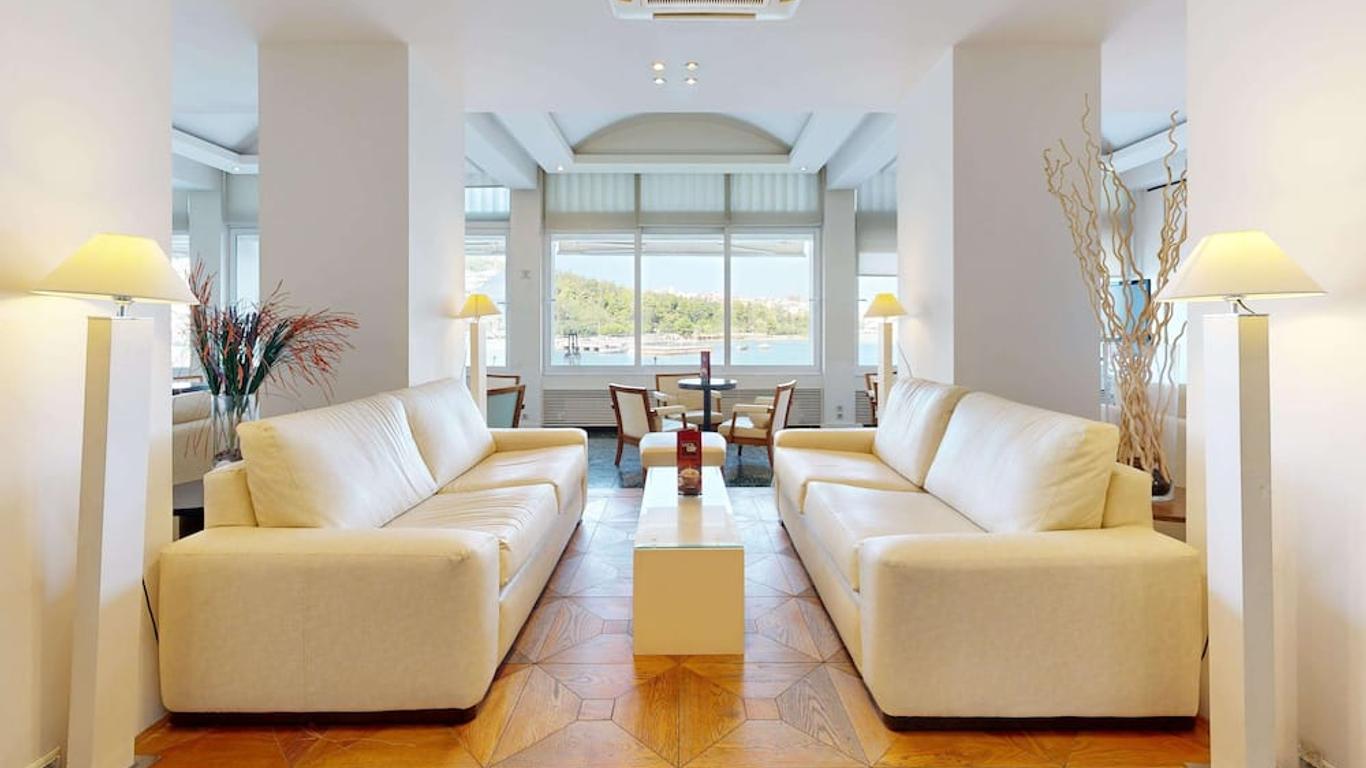 Lucy Hotel