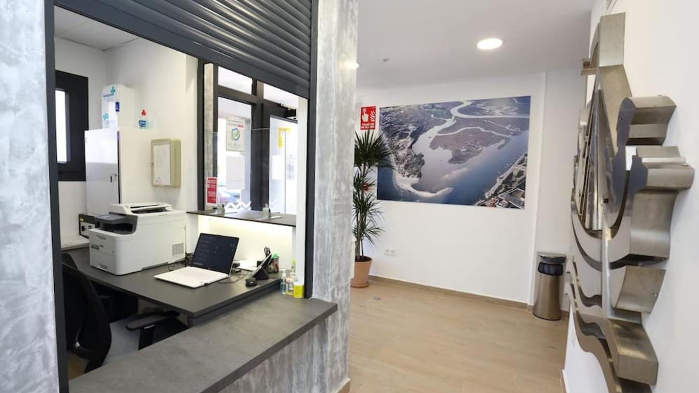 Hostal Palmones