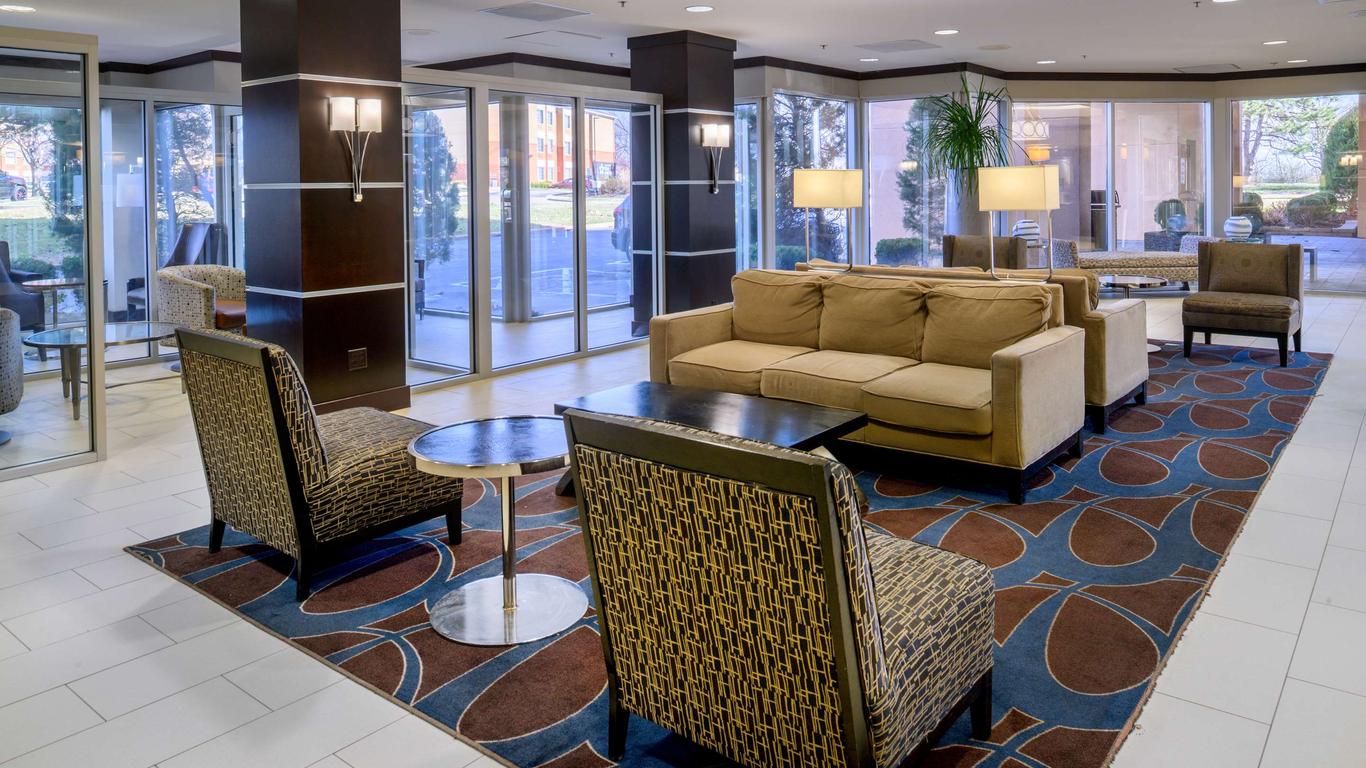 Embassy Suites by Hilton St. Louis Airport
