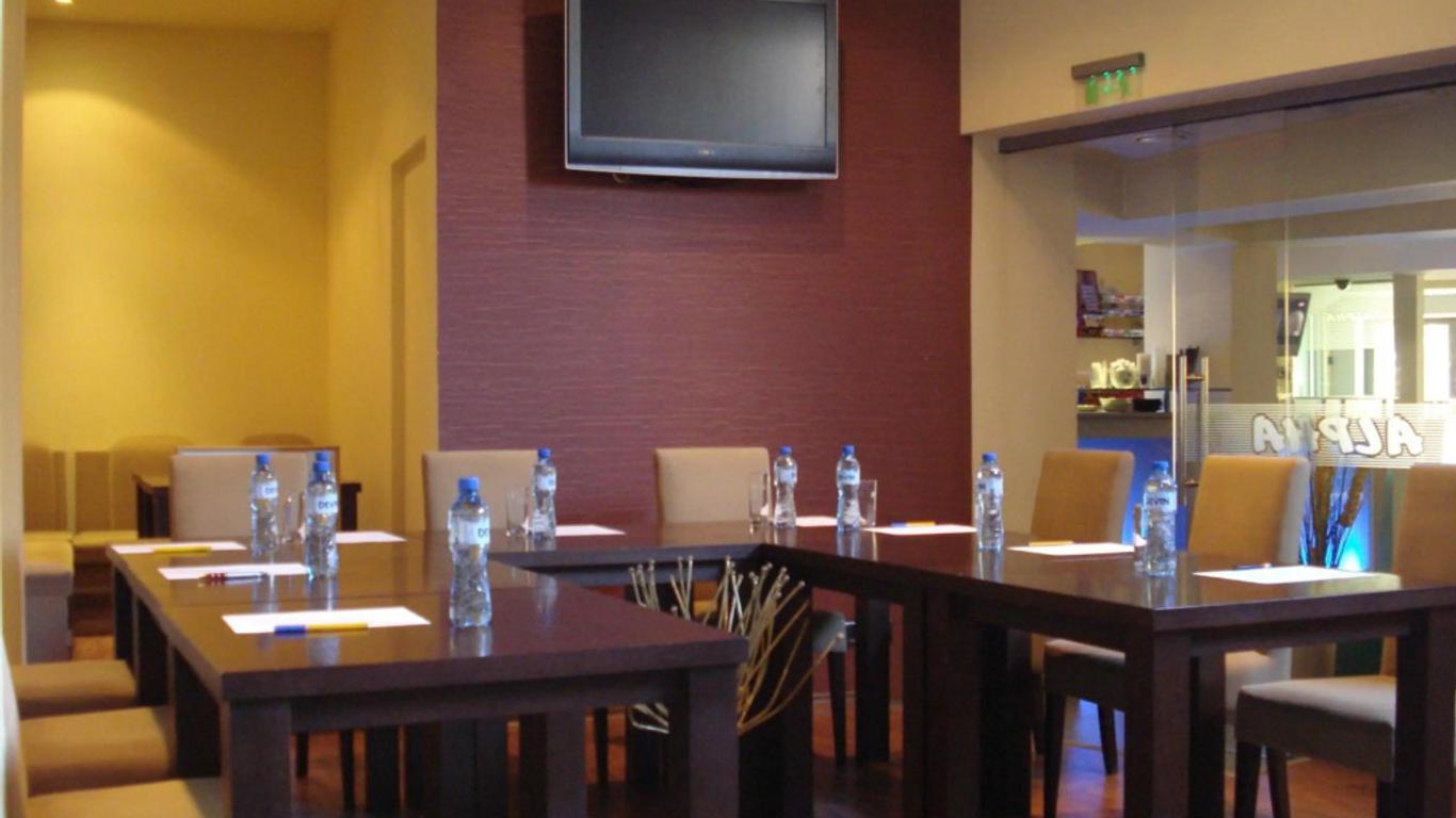 Alpha Family Hotel