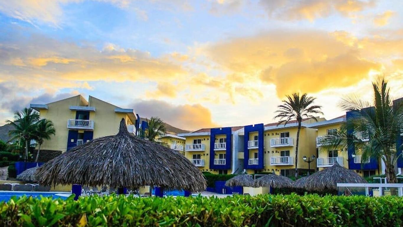 Hesperia Playa el Agua