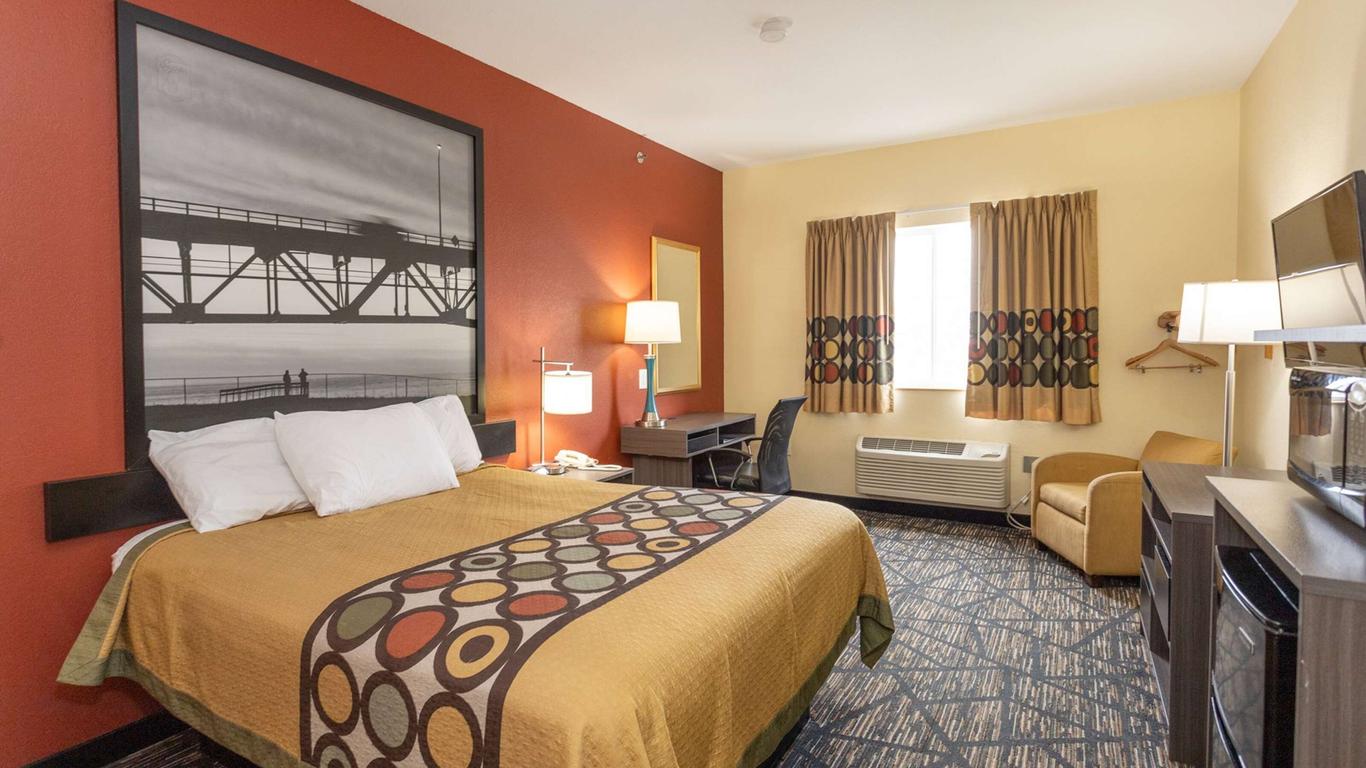 Super 8 by Wyndham Big Rapids