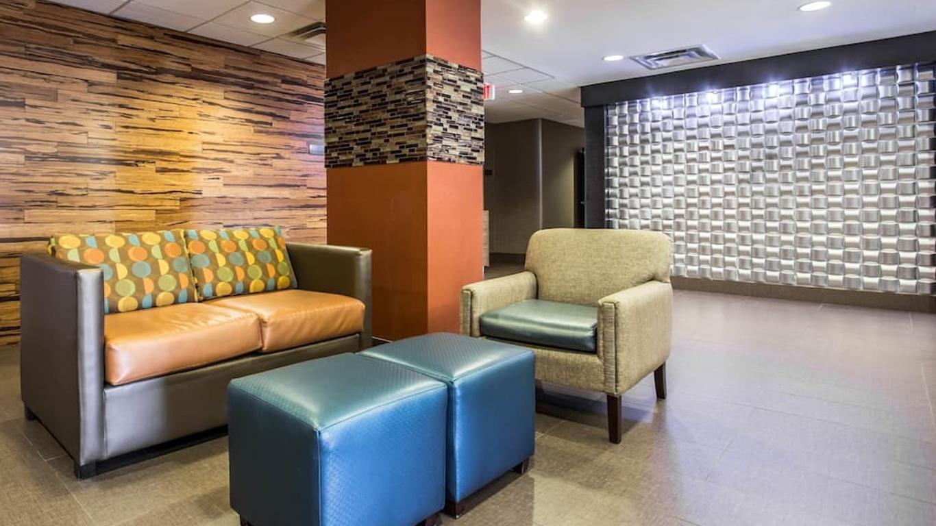 Comfort Inn & Suites