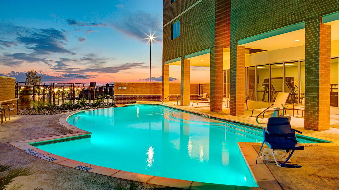 Courtyard by Marriott Dallas Carrollton and Carrollton Conference Center