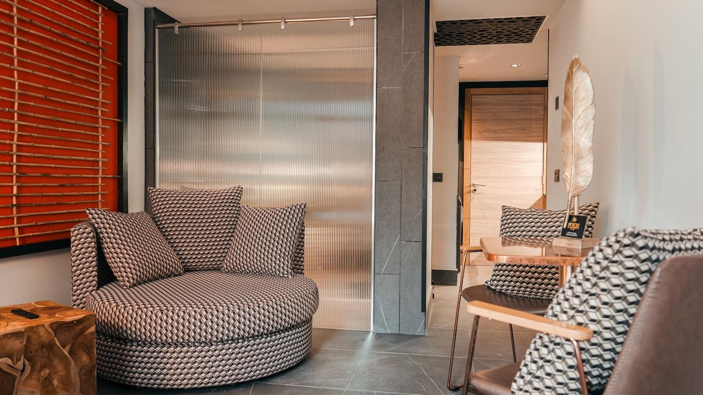 Poem Apartments, Las Canteras