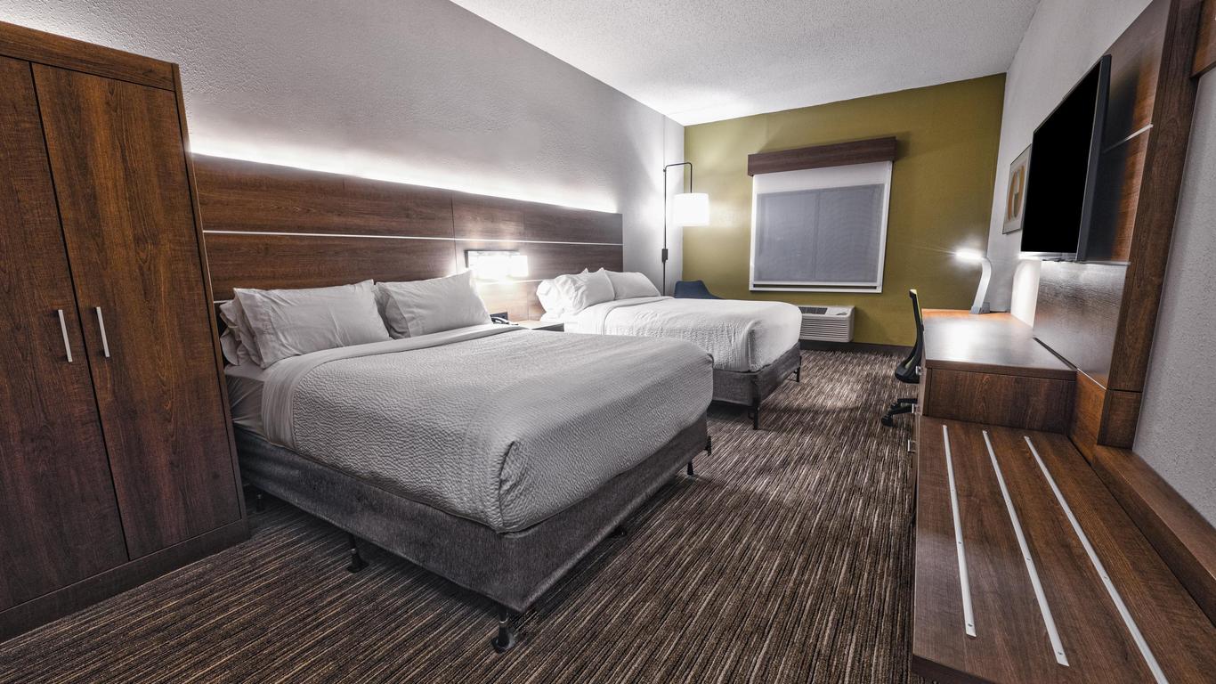 Holiday Inn Express Hotel & Suites Goshen By IHG