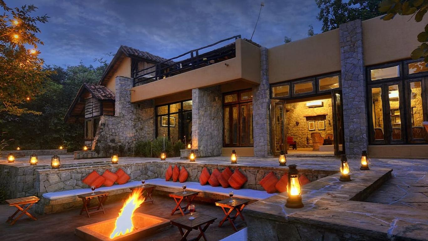 Pugdundee Safaris-Kanha Earth Lodge