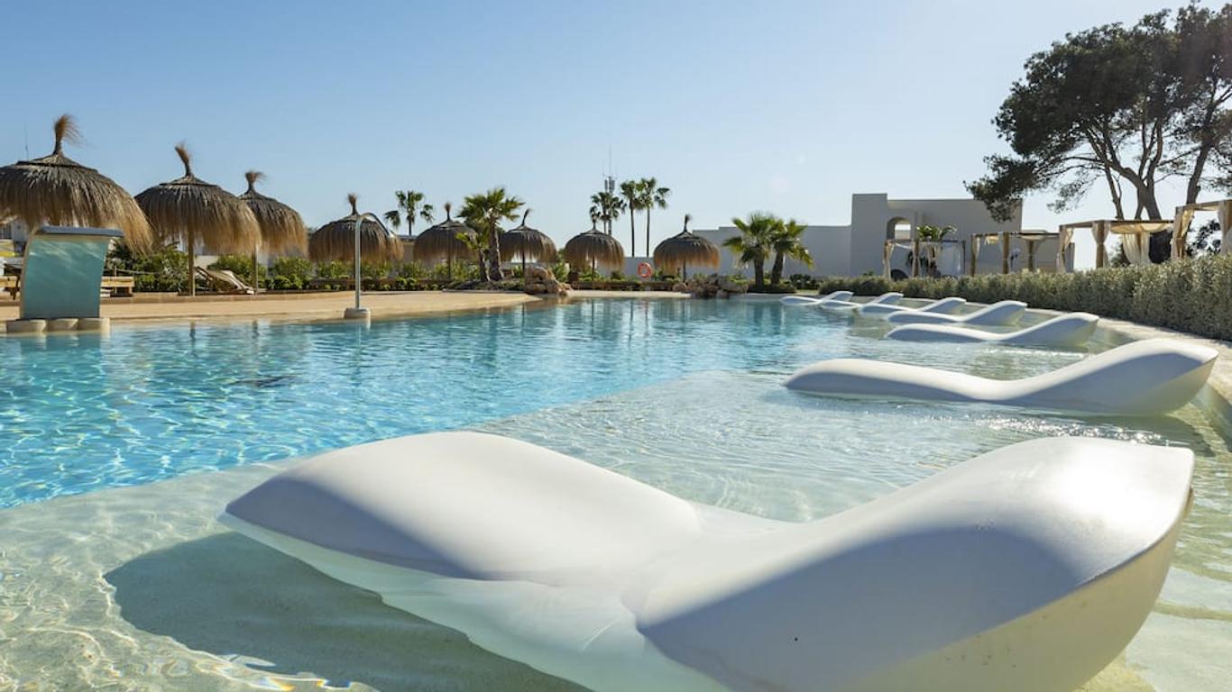 Eques Petit Resort