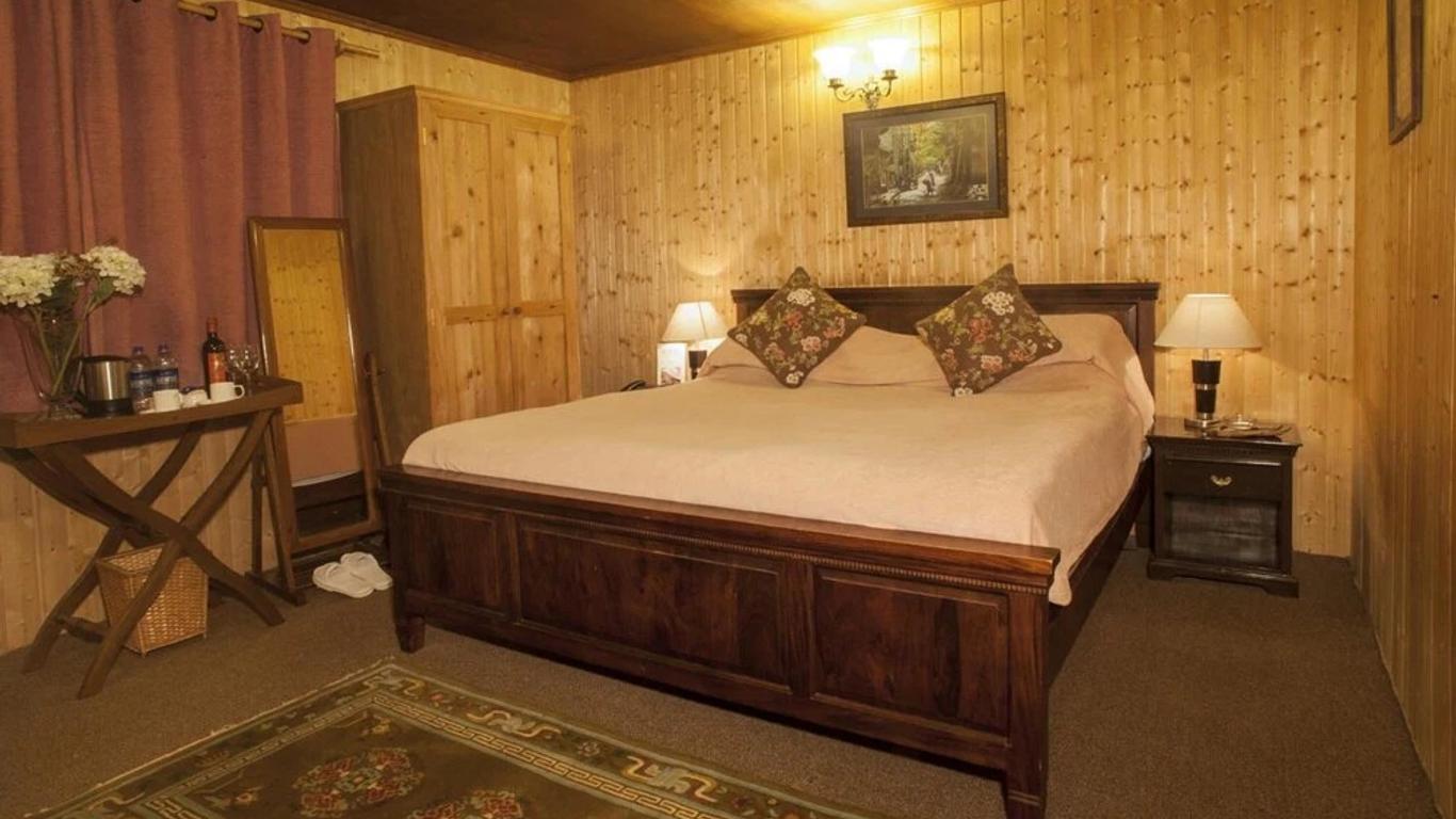Nedous Hotel
