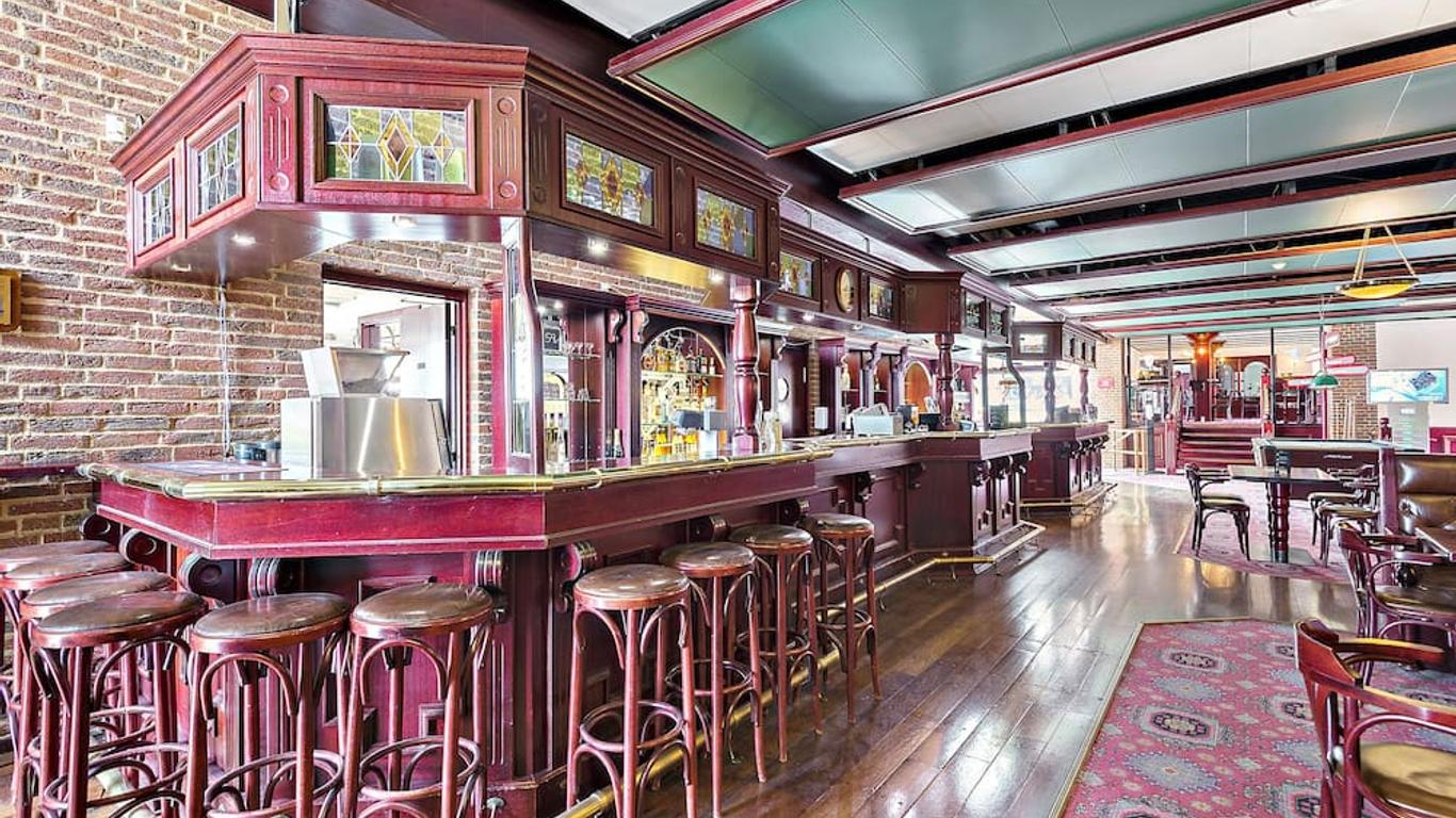 Hotel & Restaurant Bowler Inn