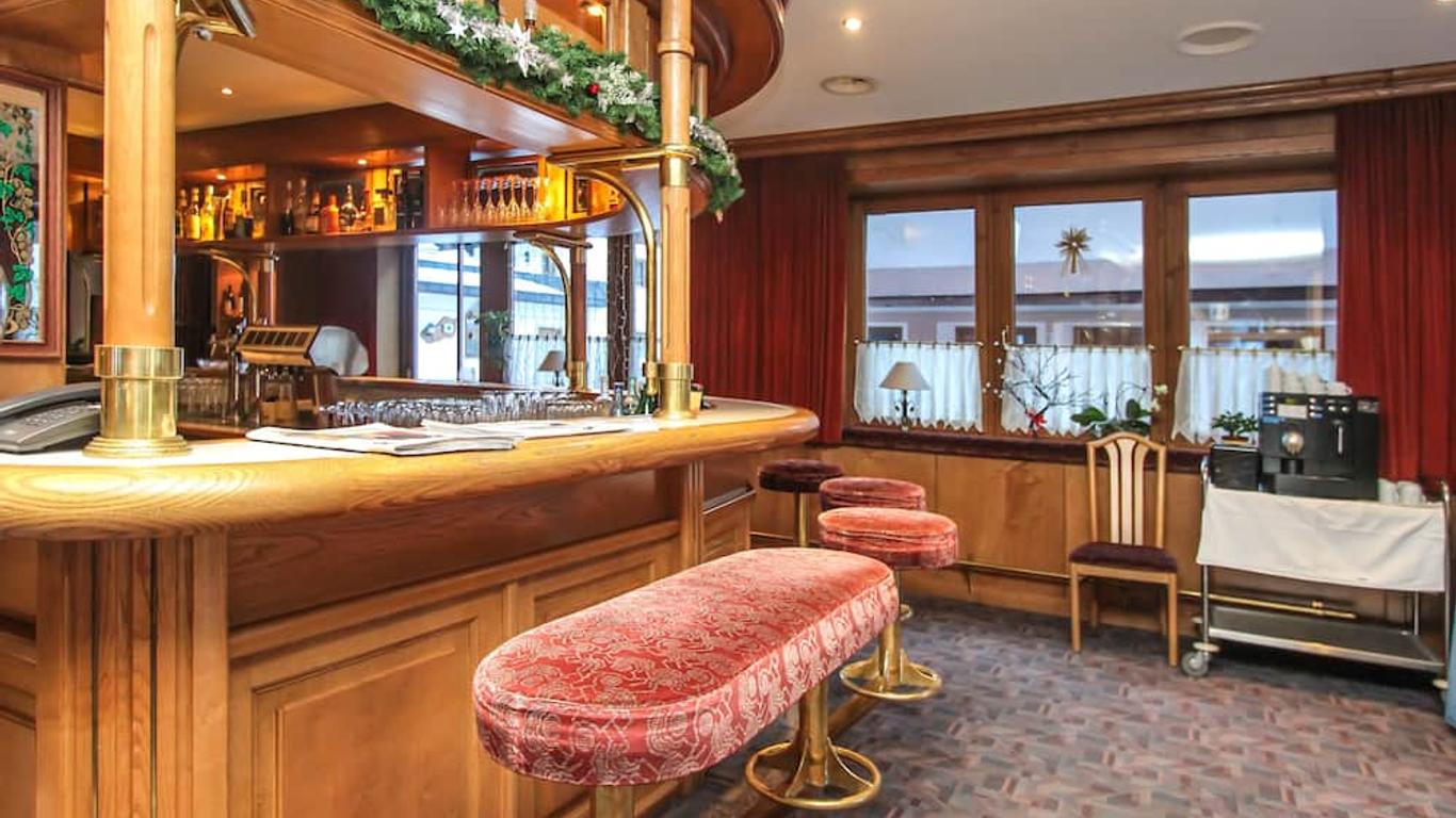 Hotel Tiroler Adler - bed and breakfast