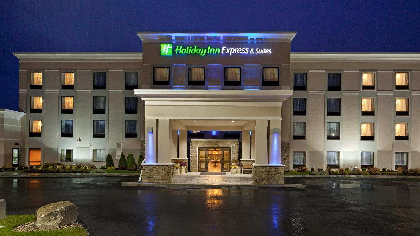 Holiday Inn Express & Suites Malone