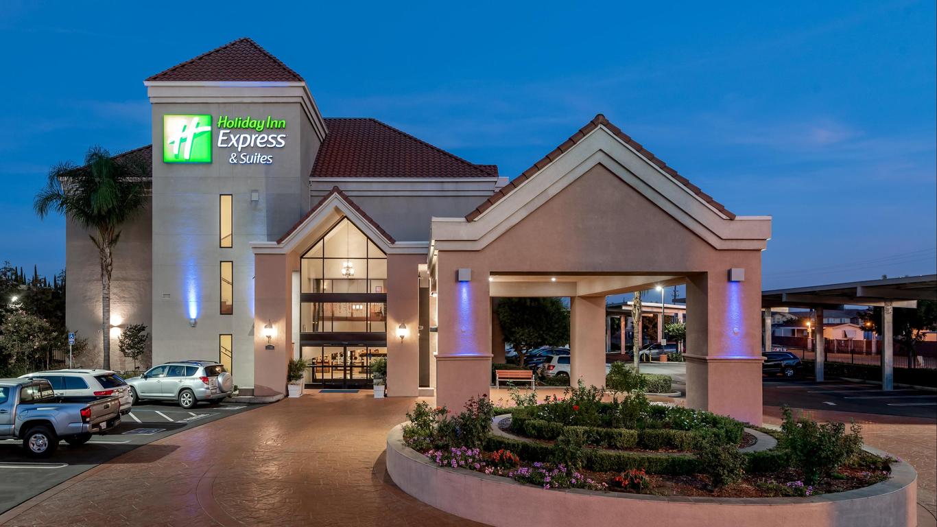 Holiday Inn Express & Suites Lathrop