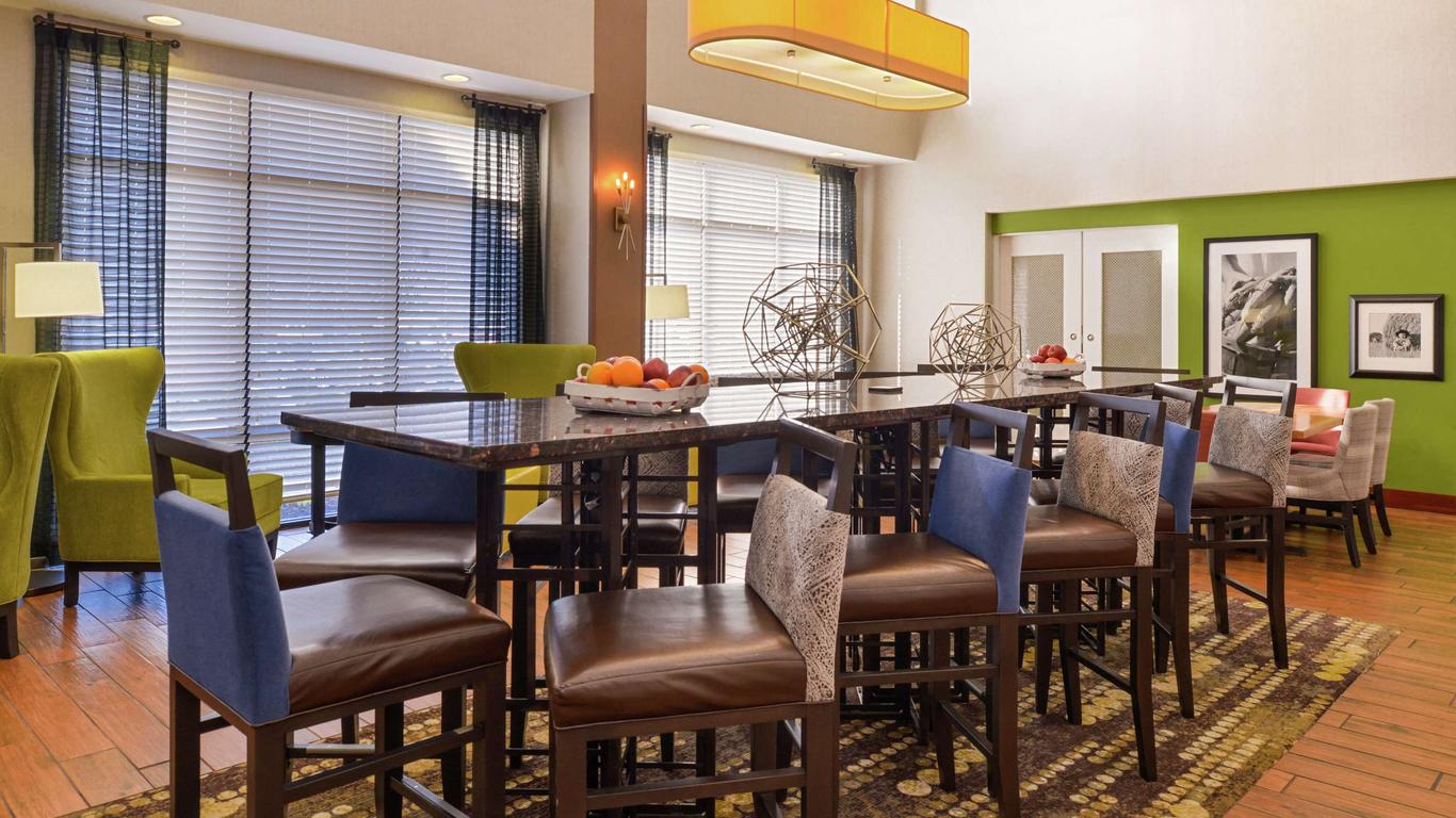 Hampton Inn & Suites Wilmington