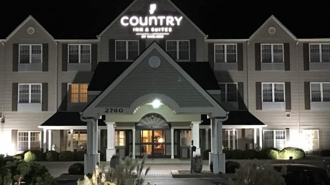 Country Inn & Suites by Radisson, Salina, KS