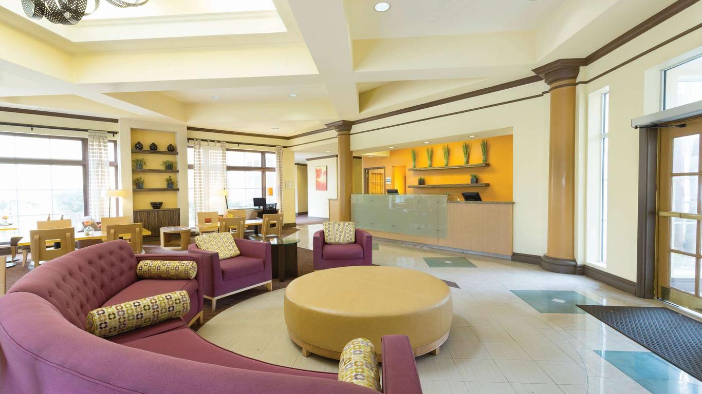 La Quinta Inn & Suites by Wyndham Raleigh/Durham Southpoint