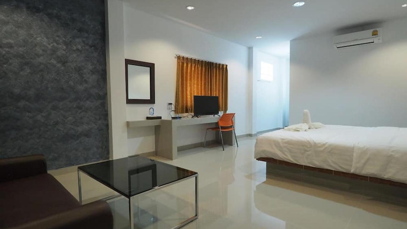 The Phant Hotel