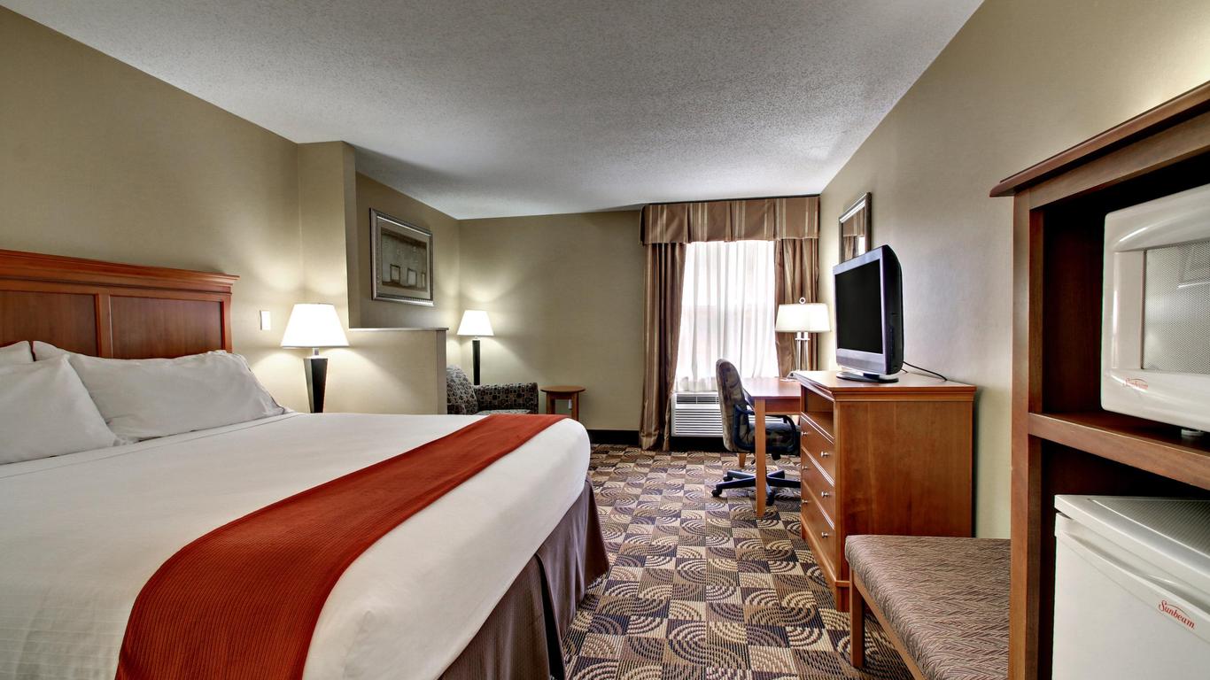 Holiday Inn Express Hurricane Mills (Waverly)