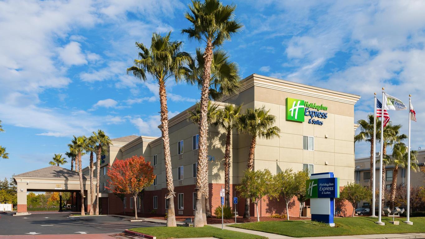 Holiday Inn Express & Suites Vacaville