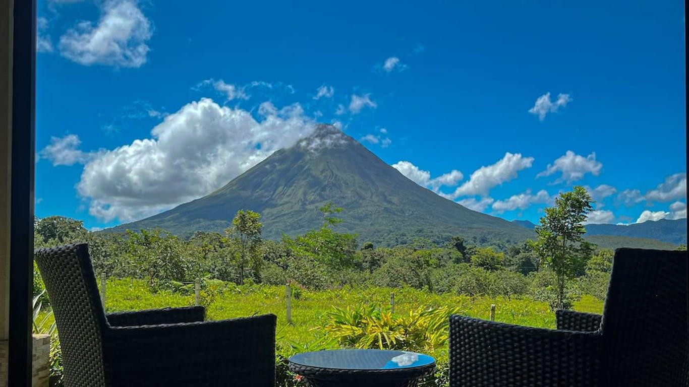 Arenal Roca Suites