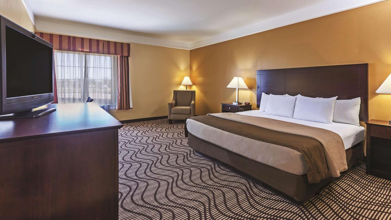 La Quinta Inn & Suites by Wyndham Angleton