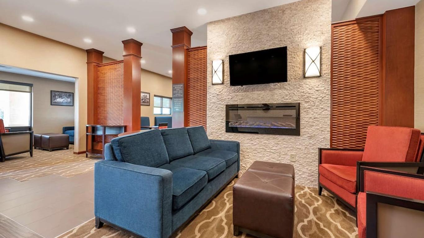 Comfort Suites West Indianapolis - Brownsburg