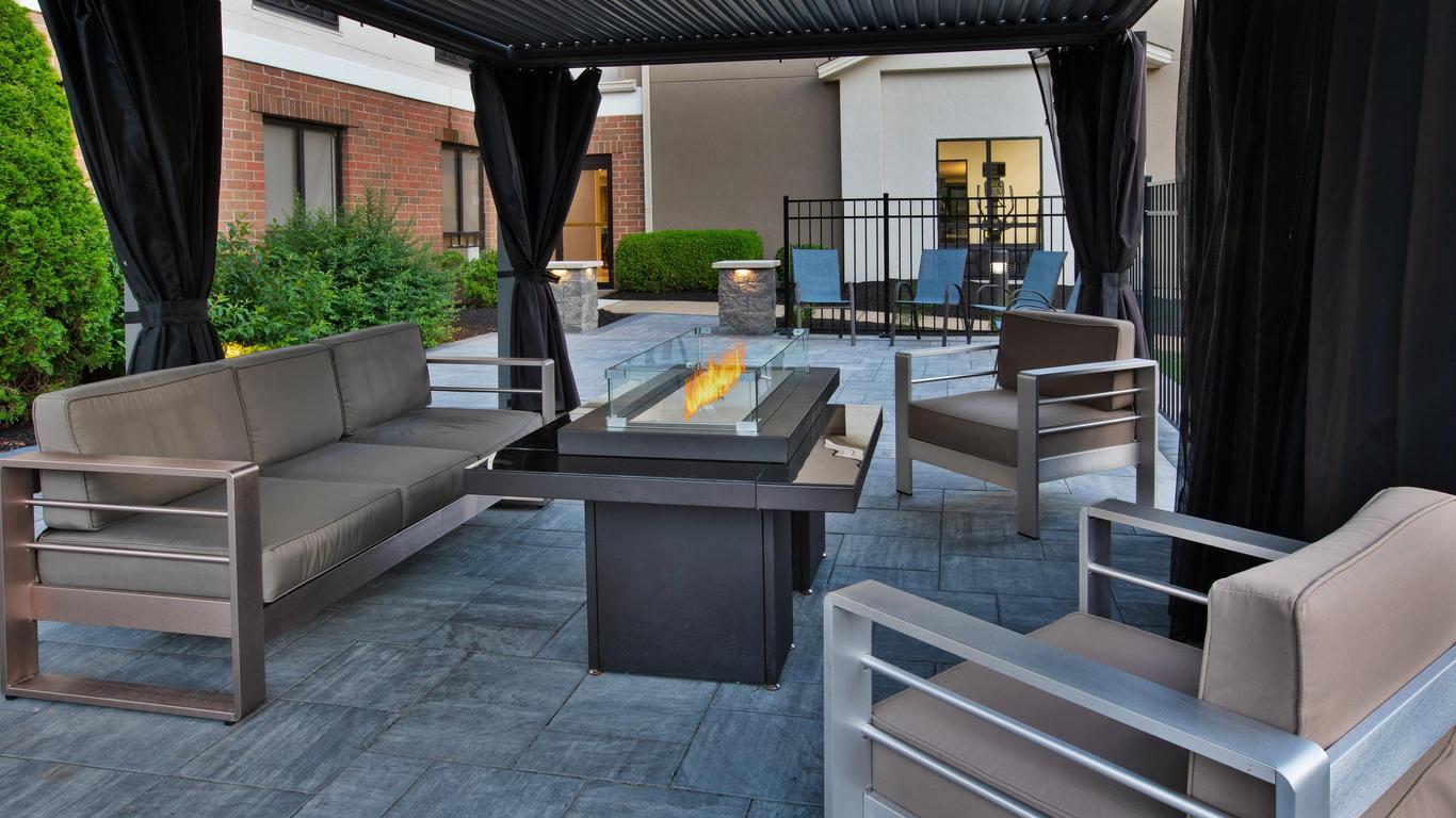 Holiday Inn Express & Suites Kent - University Area