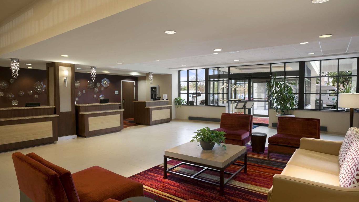 Embassy Suites by Hilton Cleveland Beachwood