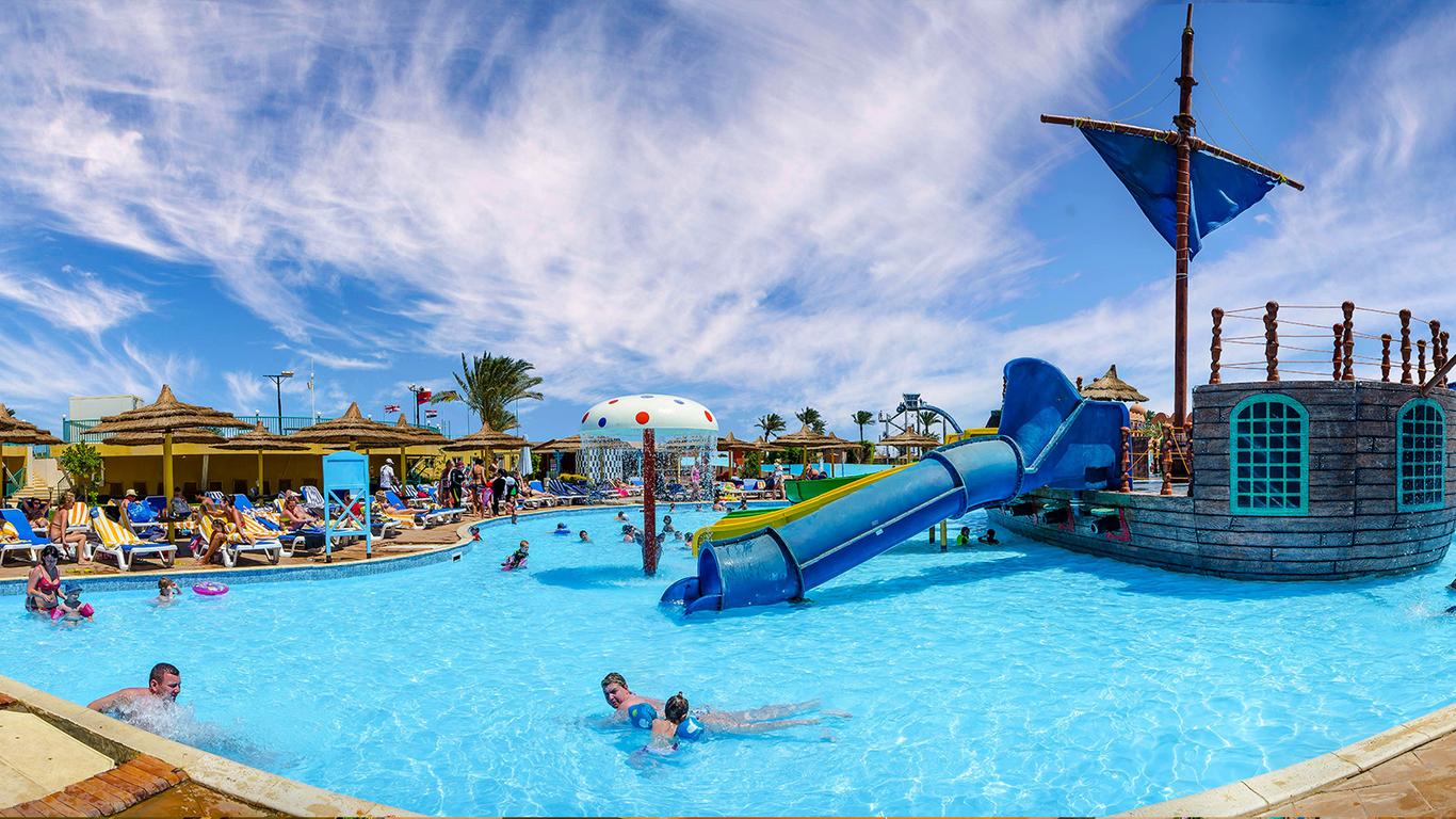 Titanic Palace & Aqua Park